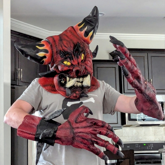 Vintage Dark Diablo Creature Reacher Halloween Costume Devil Mask And Hands - Picture 3 of 13